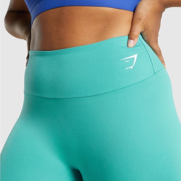 NWOT Gymshark Training Cropped Capri Leggings in Teal. Size Small - Picture 4 of 11